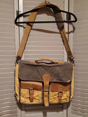 NEWHEY Waterproof Messenger Bag